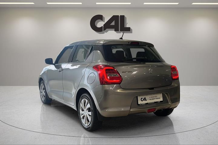 Grå Suzuki Swift fra 2022