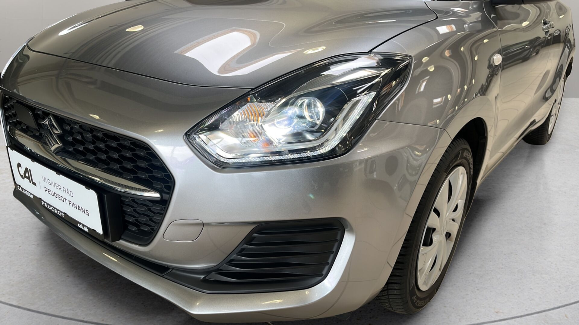 Grå Suzuki Swift fra 2022