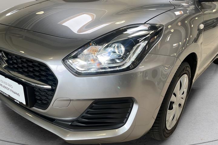 Grå Suzuki Swift fra 2022