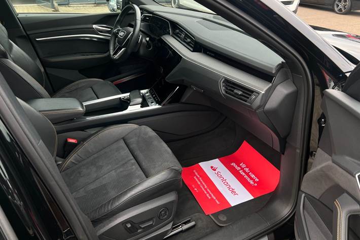 Sort Audi e-tron fra 2022
