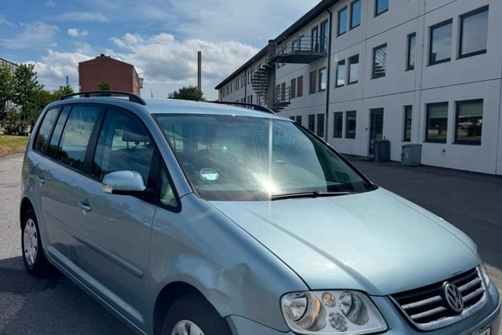 undefined VW Touran fra 2006 set udefra
