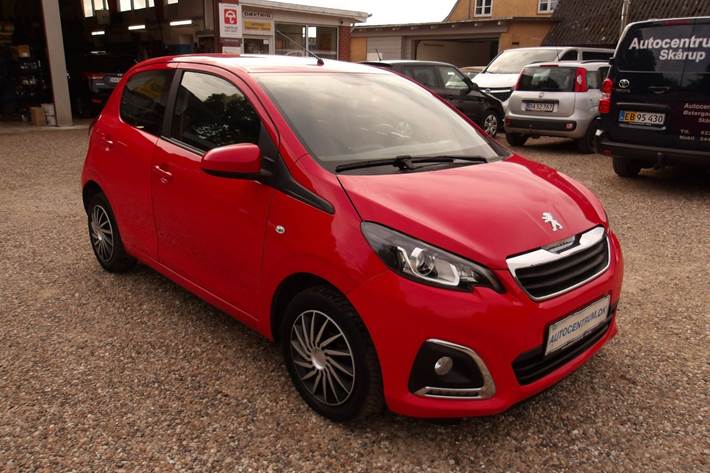 Rød Peugeot 108 fra 2020