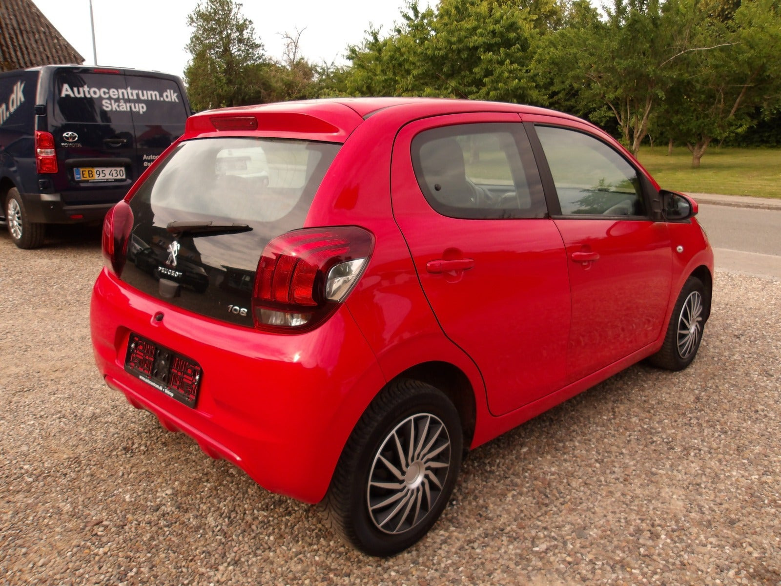 Rød Peugeot 108 fra 2020