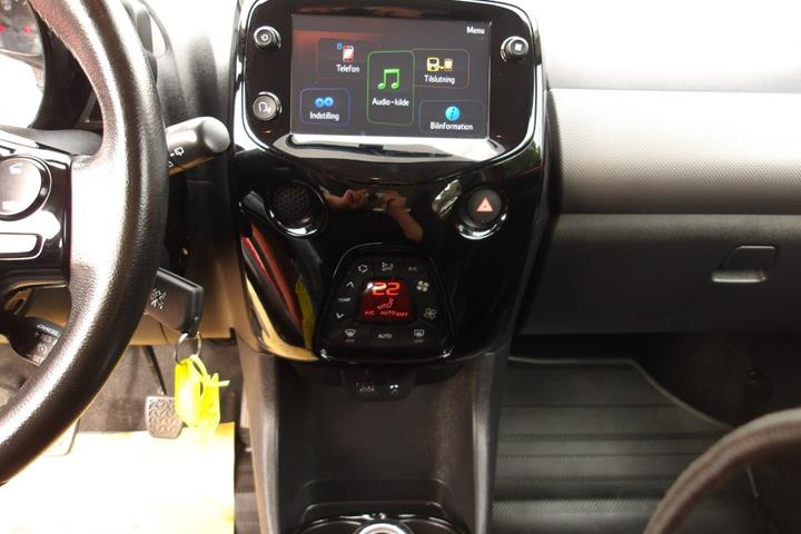 Rød Peugeot 108 fra 2020