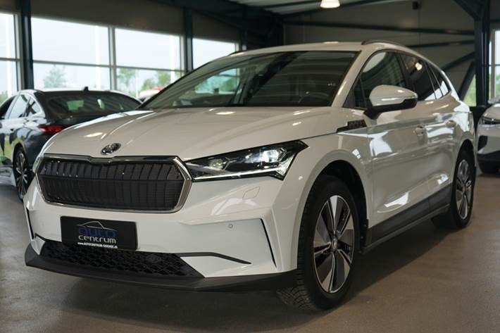 Hvid Skoda Enyaq fra 2024