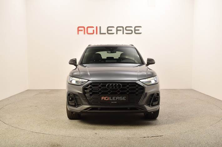 Grå Audi Q5 fra 2023