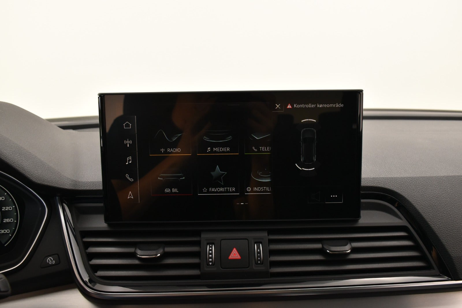 Grå Audi Q5 fra 2023
