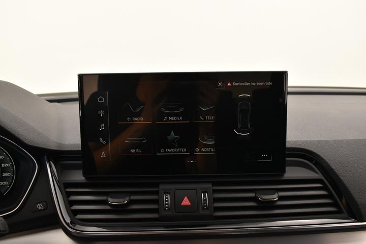 Grå Audi Q5 fra 2023