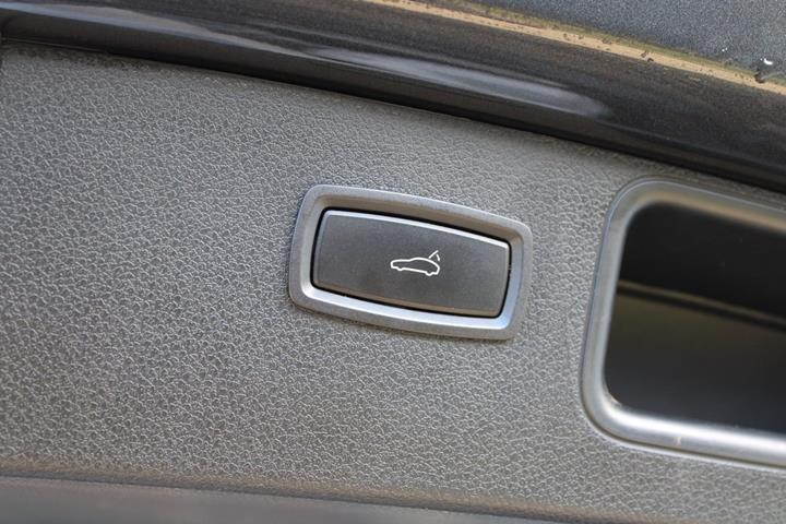 Grå Porsche Macan S fra 2019