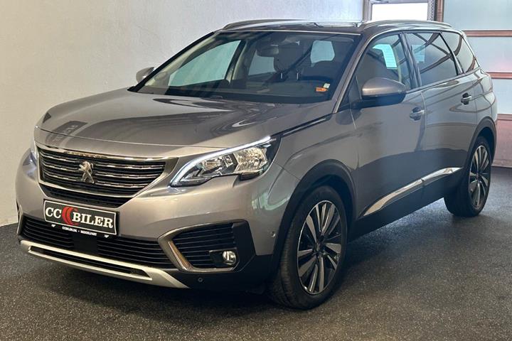 Grå Peugeot 5008 fra 2020