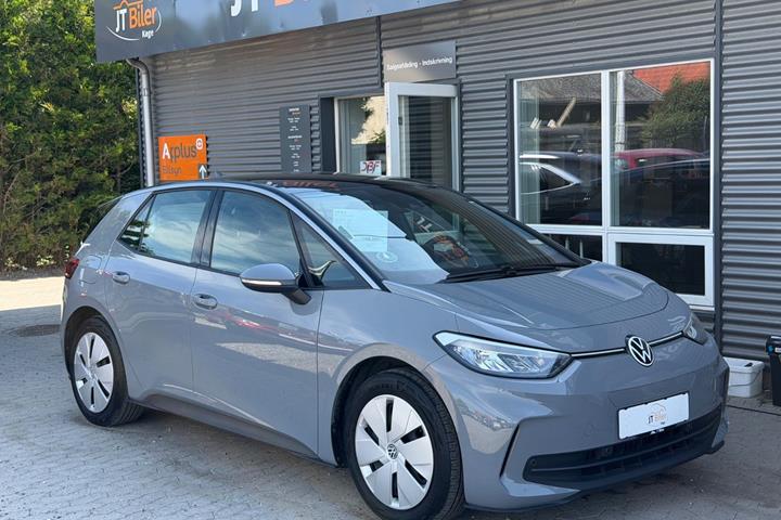 Grå VW ID.3 fra 2024 set udefra