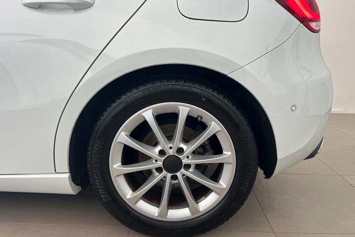 Hvid Mercedes A200 d fra 2020