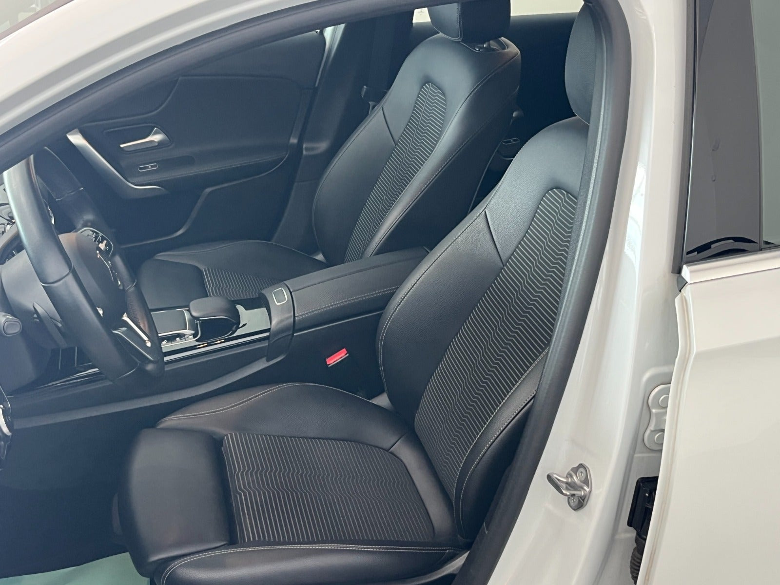 Hvid Mercedes A200 d fra 2020