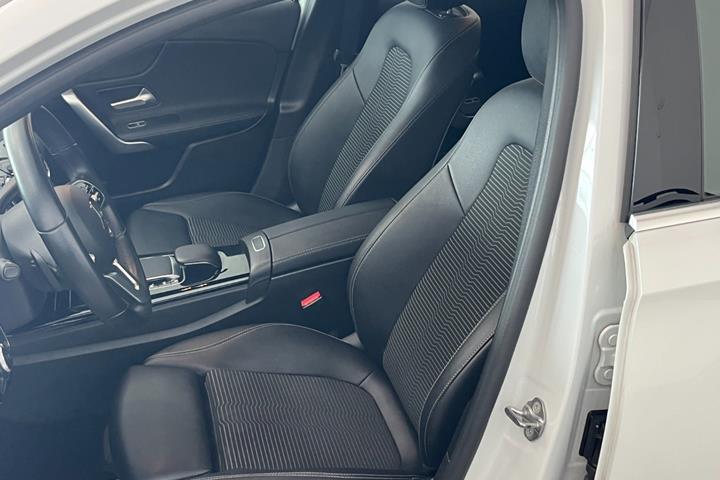 Hvid Mercedes A200 d fra 2020