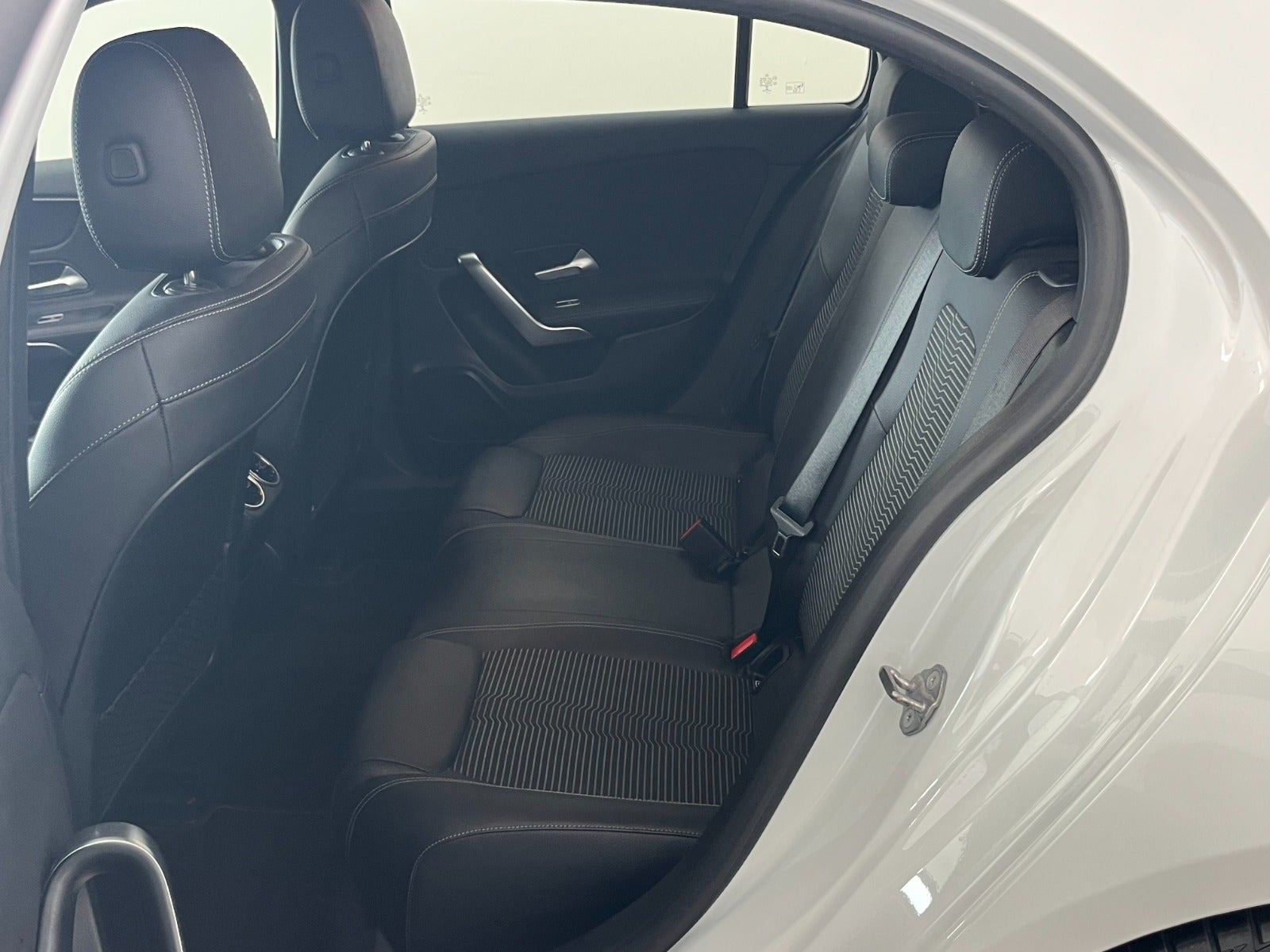 Hvid Mercedes A200 d fra 2020