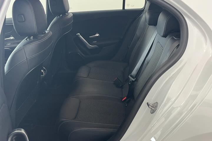 Hvid Mercedes A200 d fra 2020
