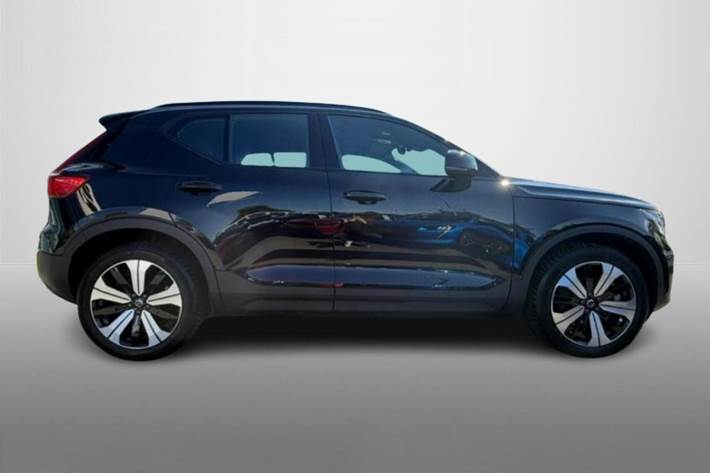 Sort Volvo XC40 fra 2023