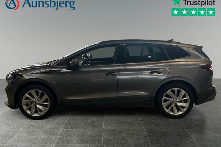 Grå Skoda Enyaq fra 2022