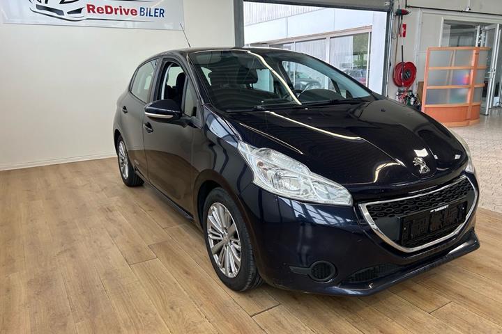 Blå Peugeot 208 fra 2013