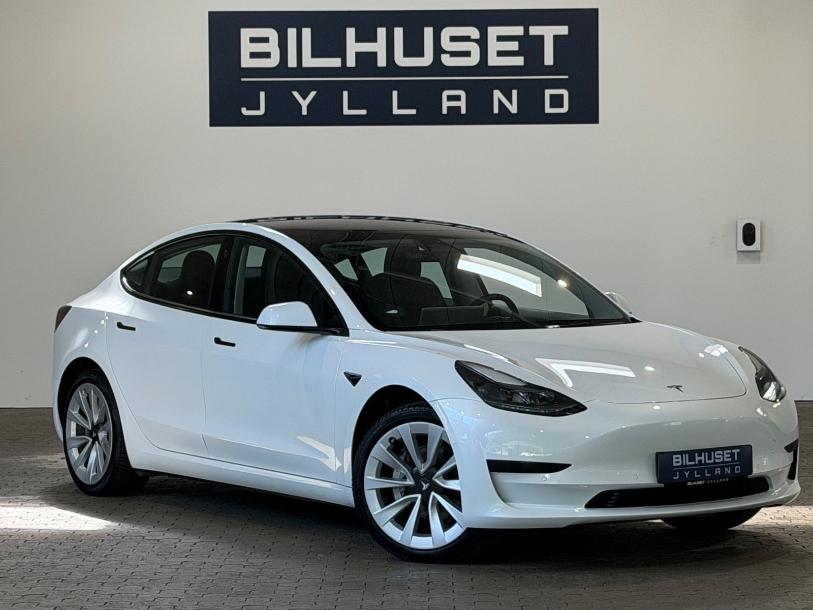Tesla Model 3 RWD