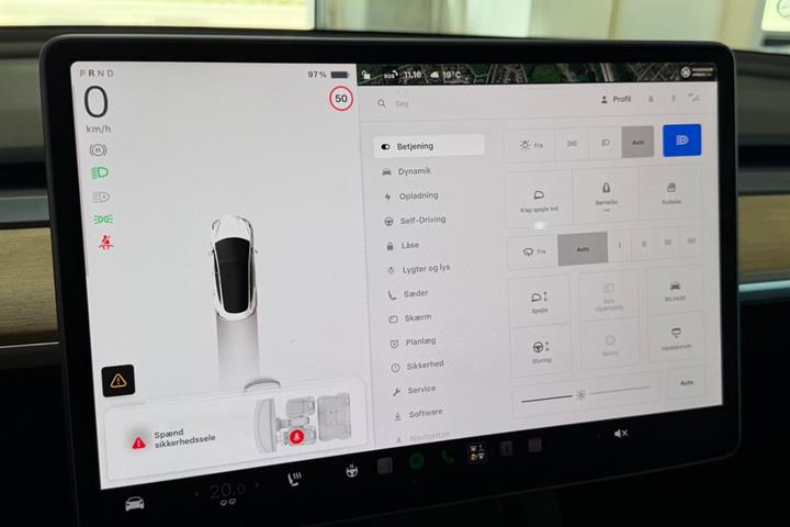 Hvid Tesla Model 3 fra 2022