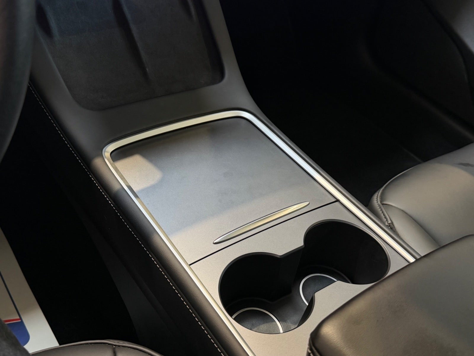 Hvid Tesla Model 3 fra 2022