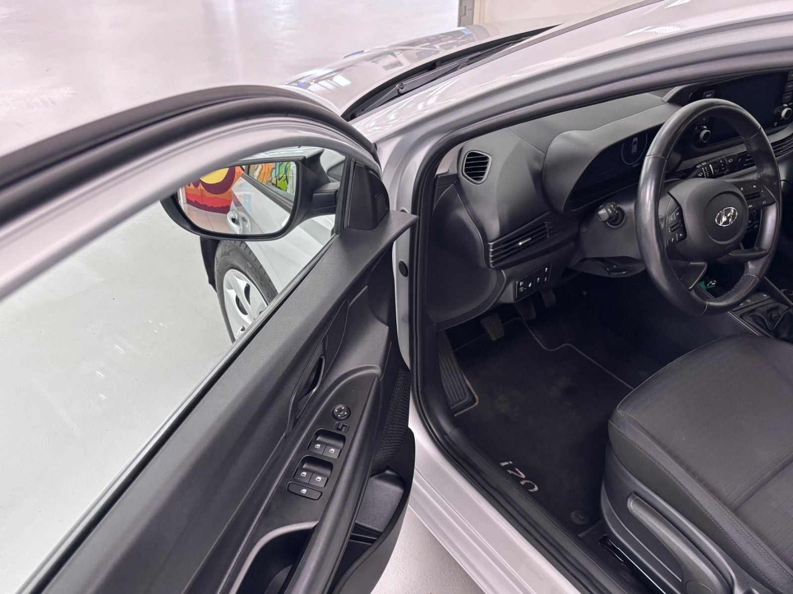 Sølv Hyundai i20 fra 2021
