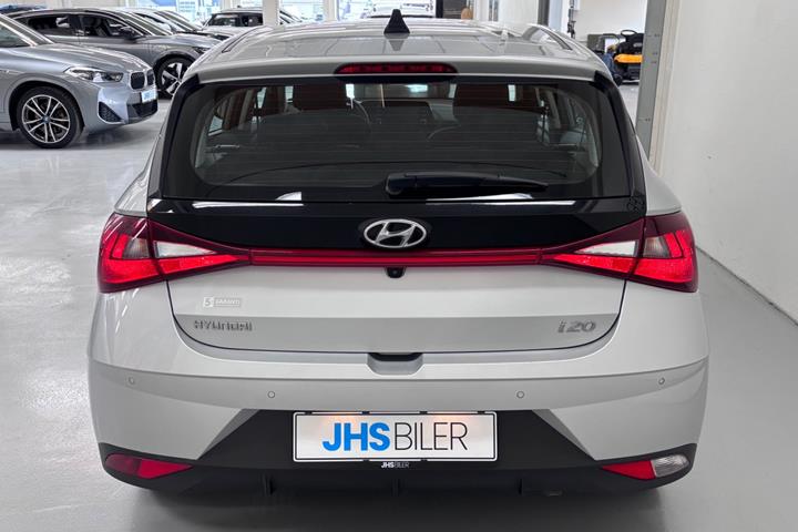 Sølv Hyundai i20 fra 2021