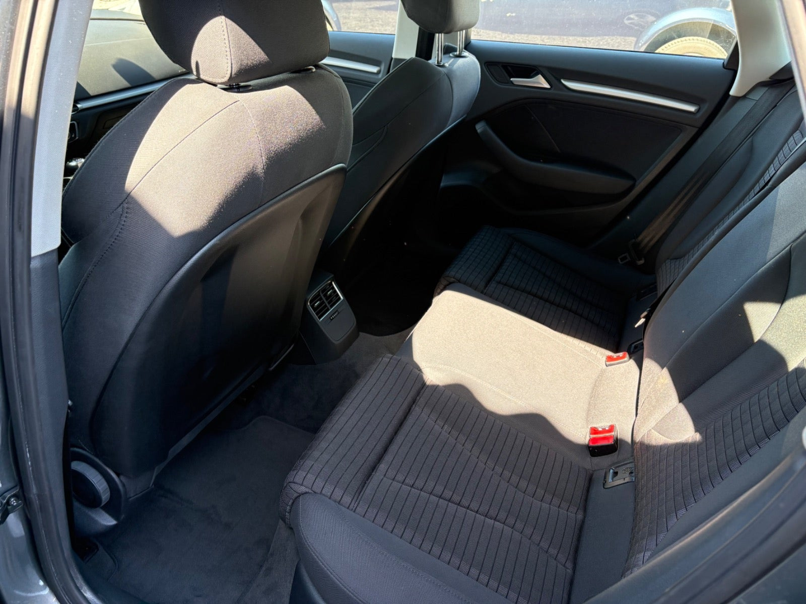 Grå Audi A3 fra 2015