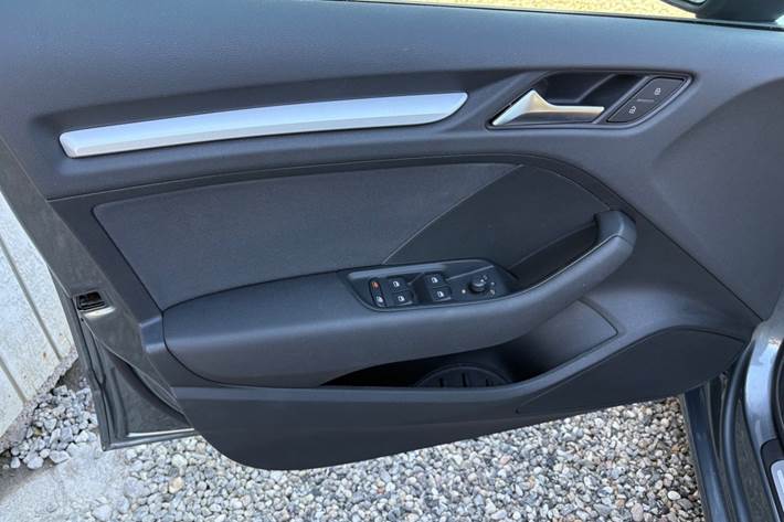 Grå Audi A3 fra 2015
