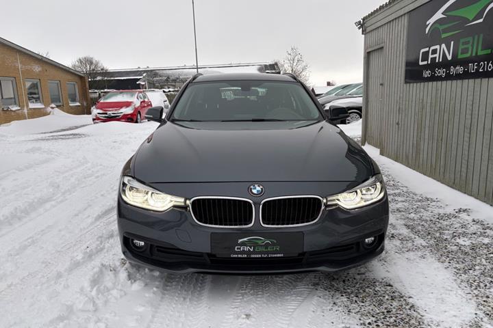 Grå BMW 320d fra 2018