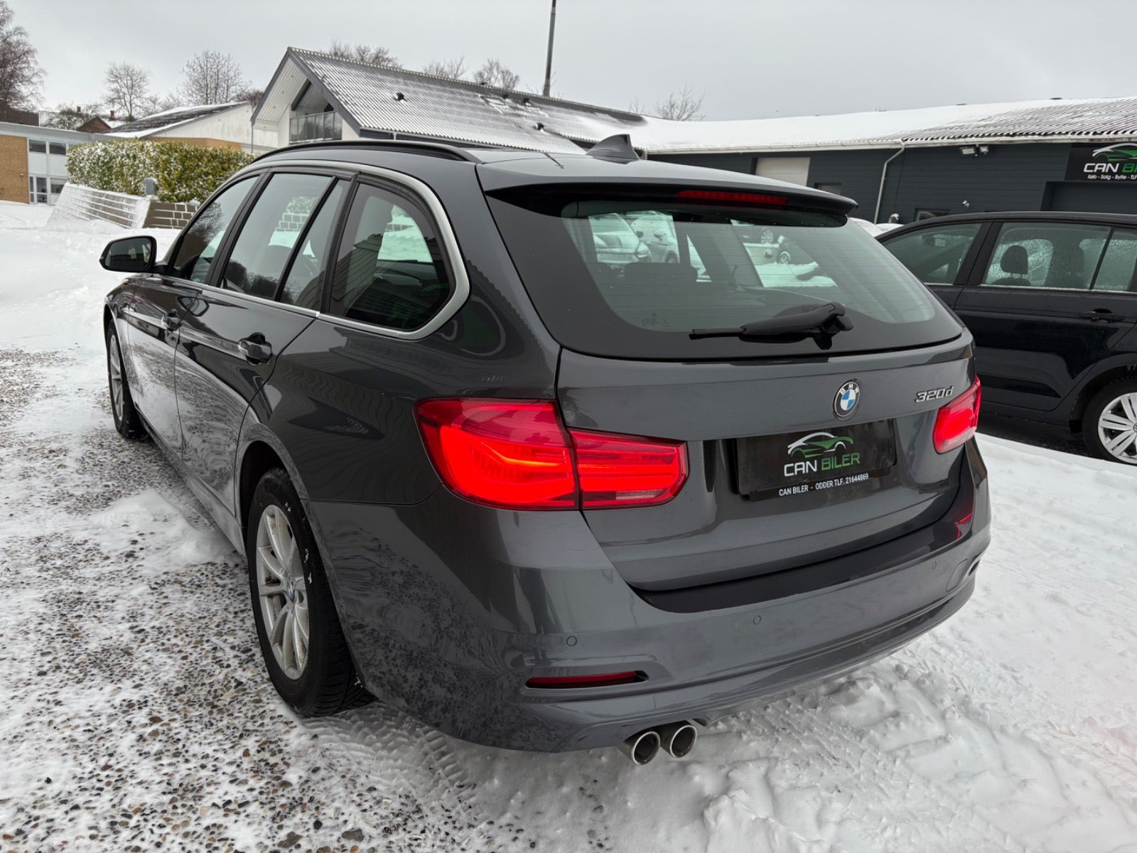 Grå BMW 320d fra 2018