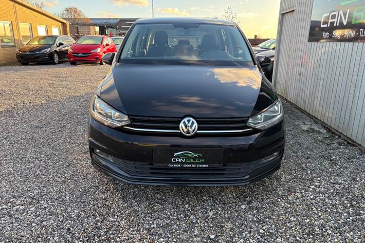 Sort VW Touran fra 2016