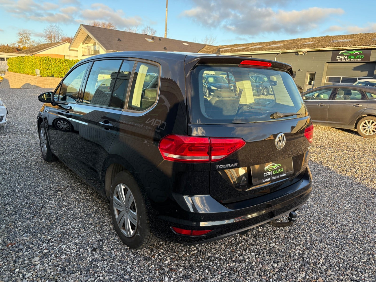 Sort VW Touran fra 2016