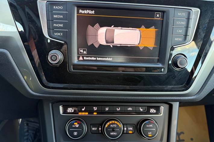 Sort VW Touran fra 2016