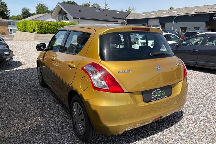 Gul Suzuki Swift fra 2014