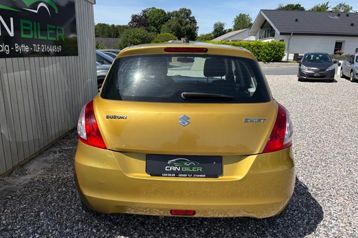 Gul Suzuki Swift fra 2014