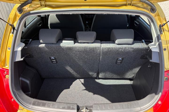 Gul Suzuki Swift fra 2014