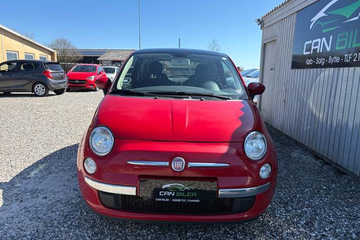 Rød Fiat 500 fra 2015