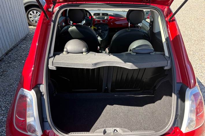 Rød Fiat 500 fra 2015