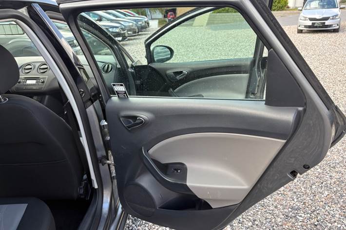 Grå Seat Ibiza fra 2013