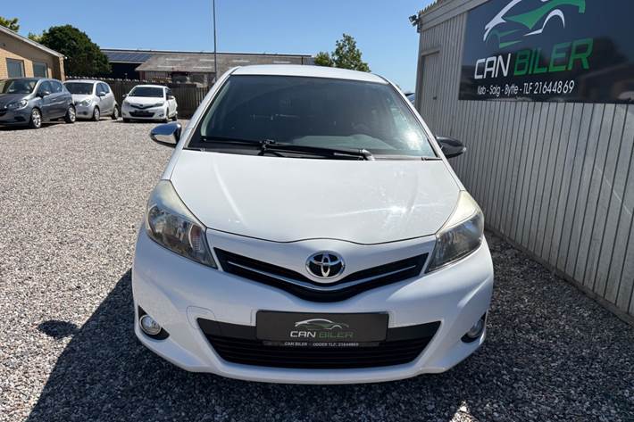 Hvid Toyota Yaris fra 2014