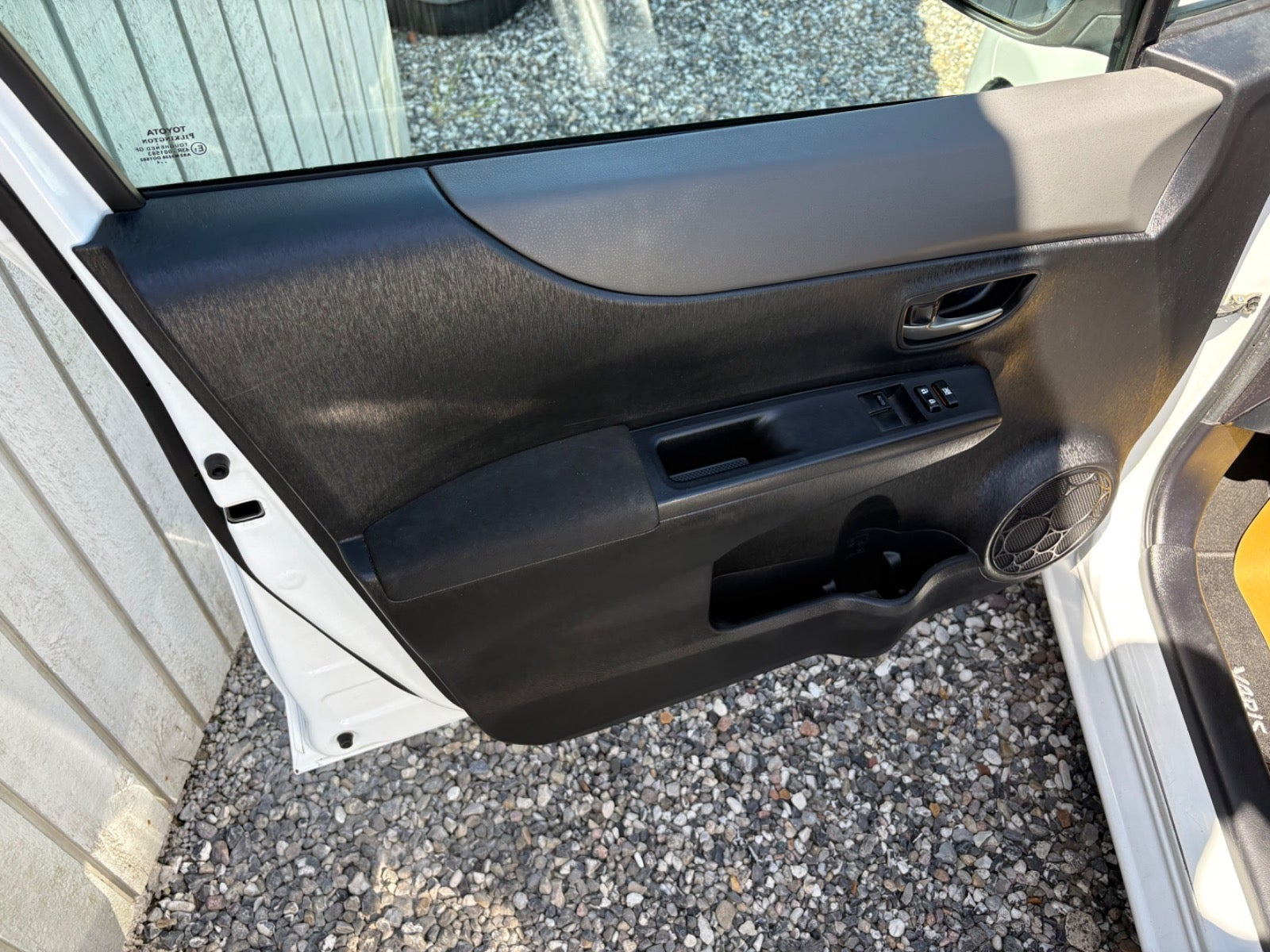 Hvid Toyota Yaris fra 2014