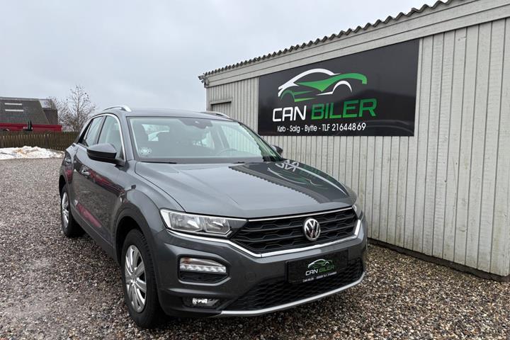 Grå VW T-Roc fra 2018 set udefra