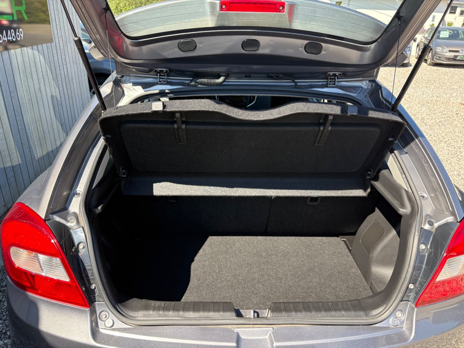 Grå Suzuki Baleno fra 2019