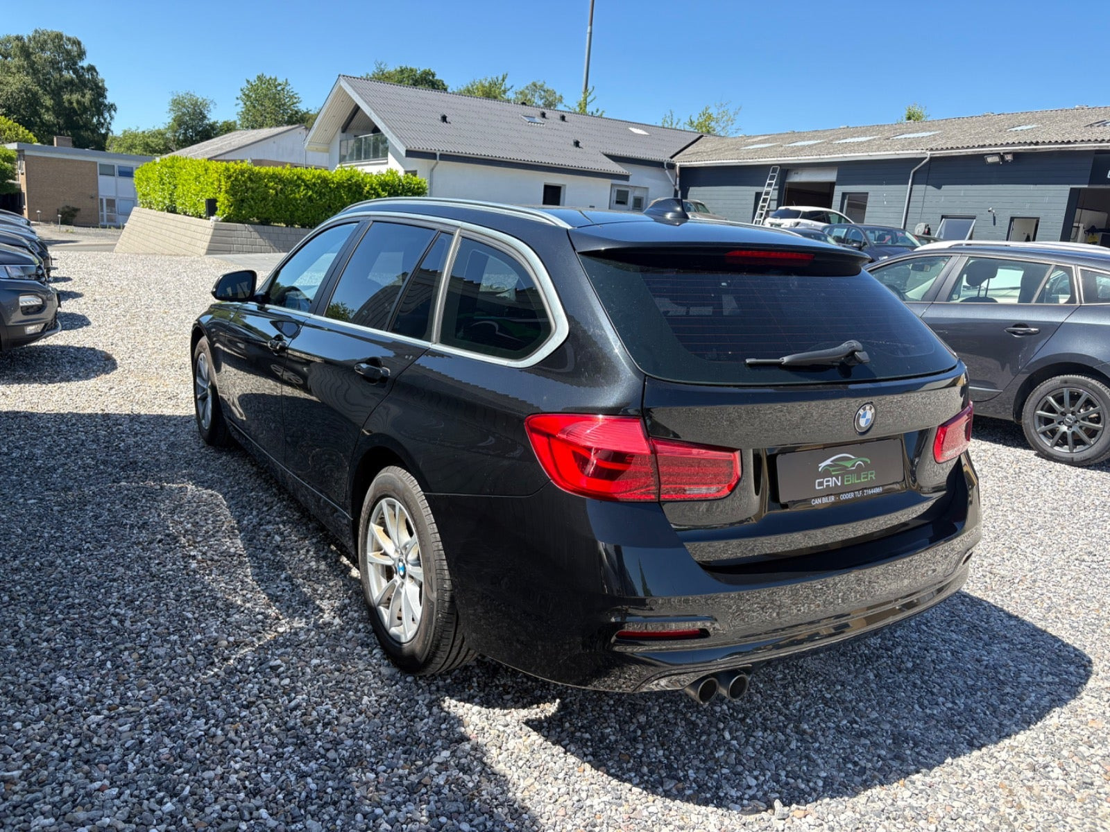 Sort BMW 320i fra 2018