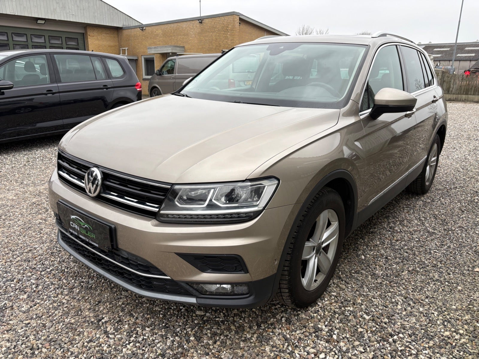 Beige VW Tiguan fra 2019