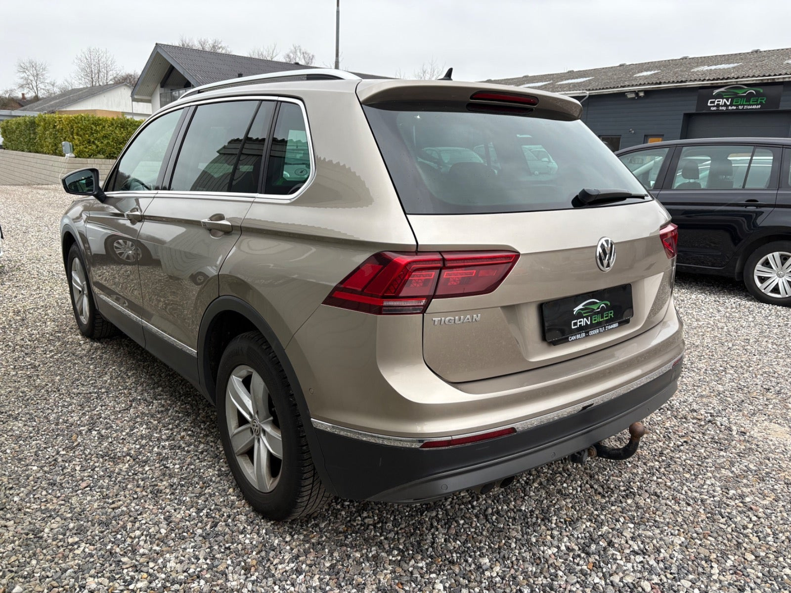 Beige VW Tiguan fra 2019