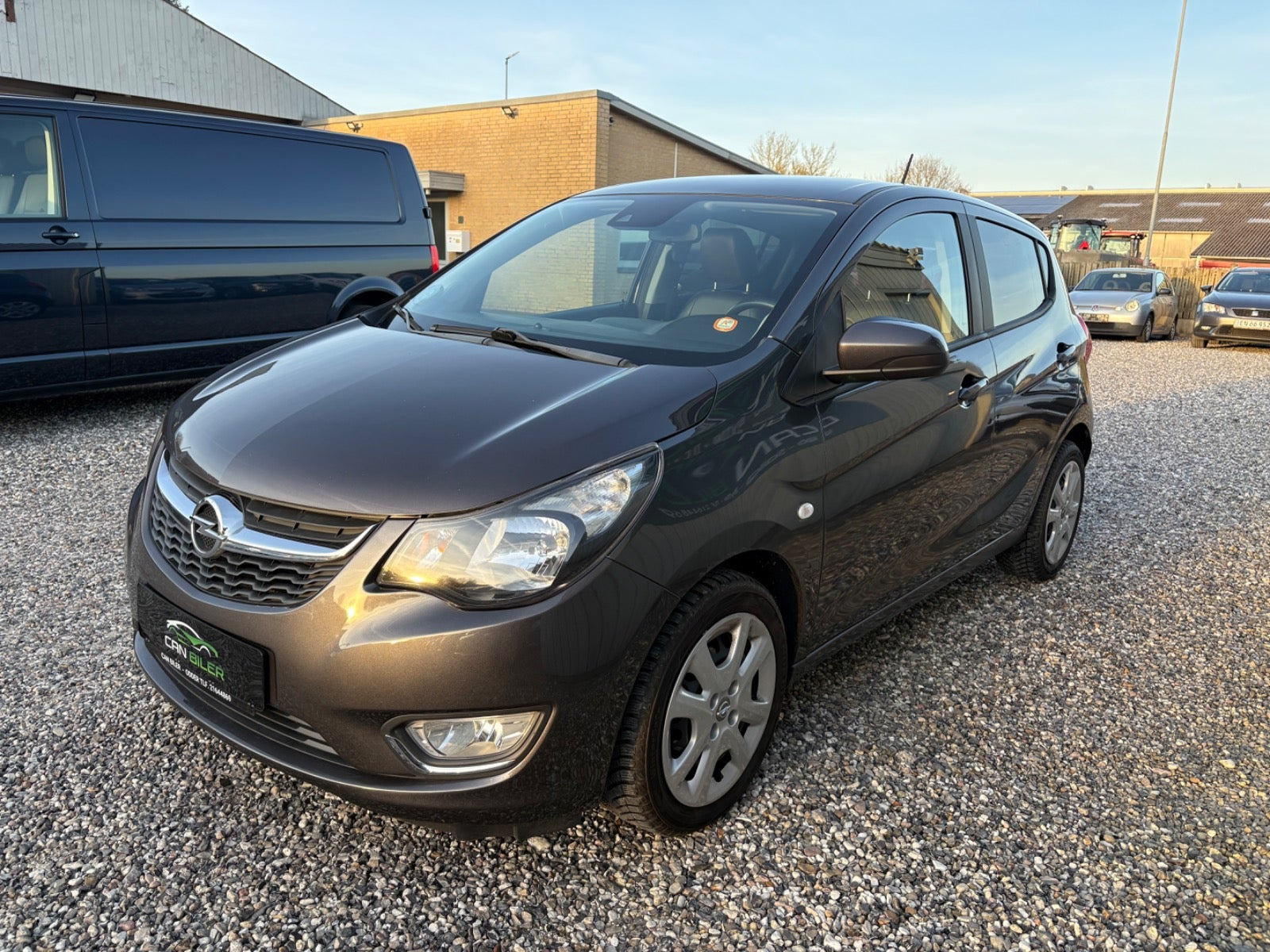 Grå Opel Karl fra 2016