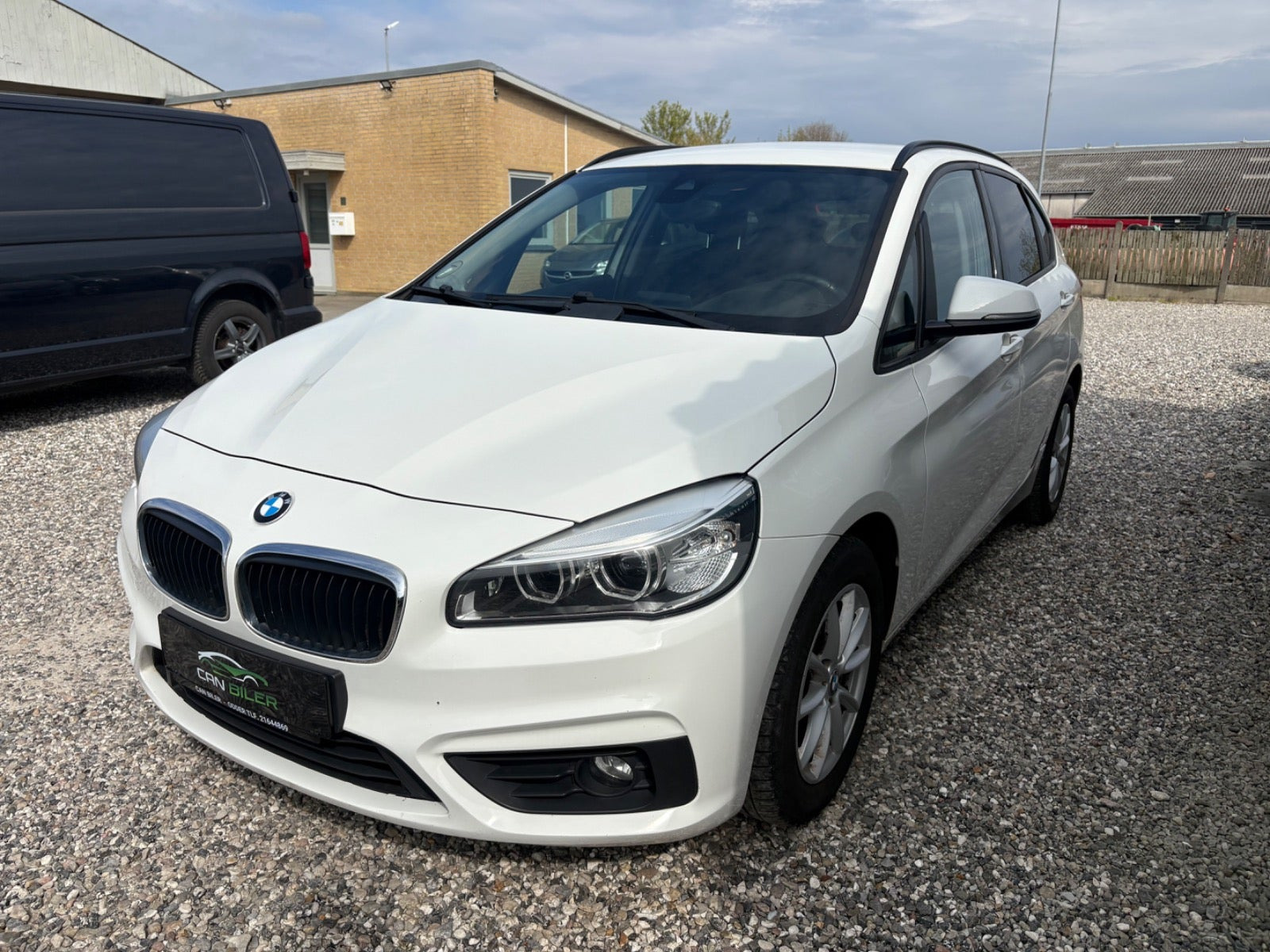 Hvid BMW 218i fra 2015